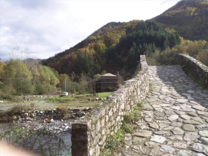 Agriturismo Mulino Marghen - Restored Watermill - Retreat Center Bed & Breakfast Zeri Exterior photo