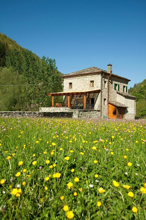 Agriturismo Mulino Marghen - Restored Watermill - Retreat Center Bed & Breakfast Zeri Exterior photo